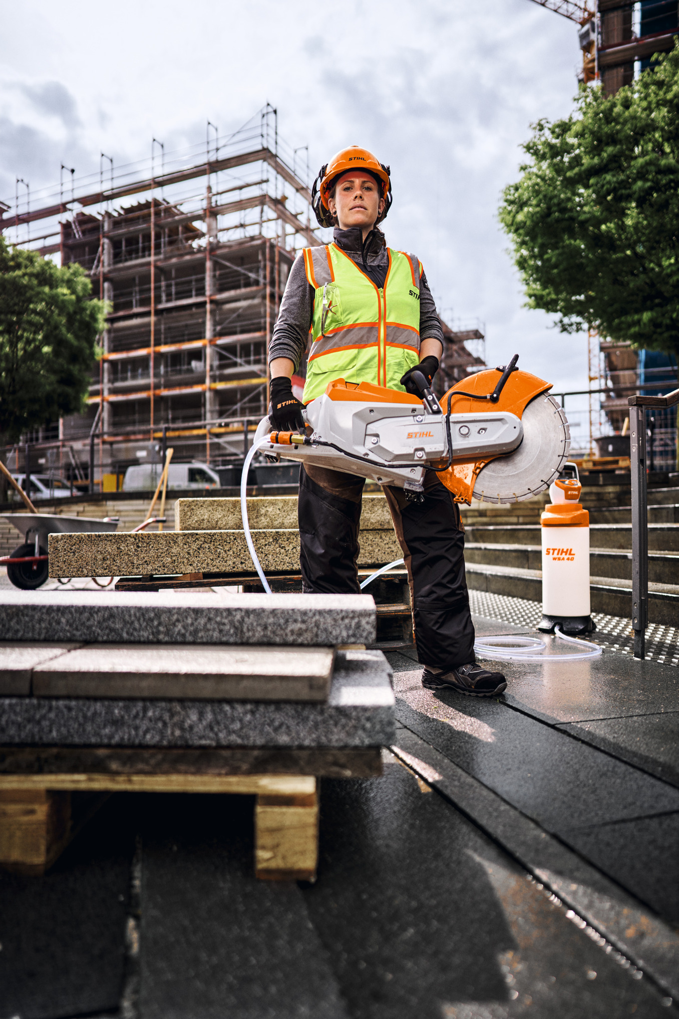 WSA 40 ml. AS 2 -akku ja AL 1 -laturi